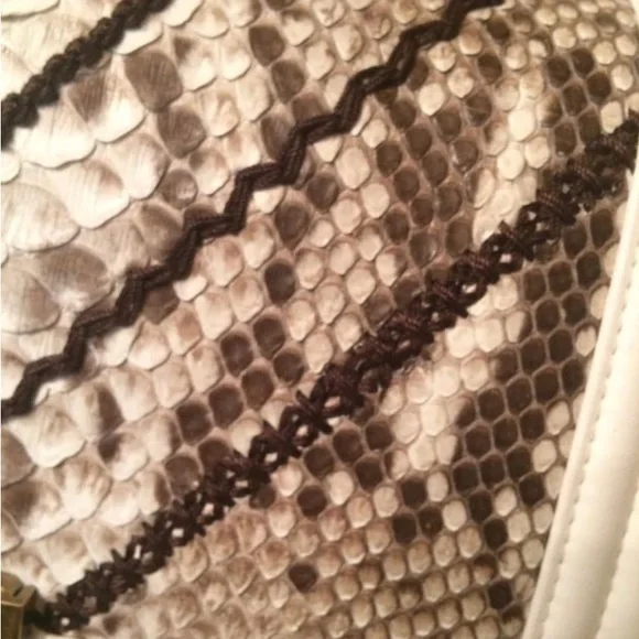RARE PYTHON CHANEL LE BOY BAG - Picture 11 of 16